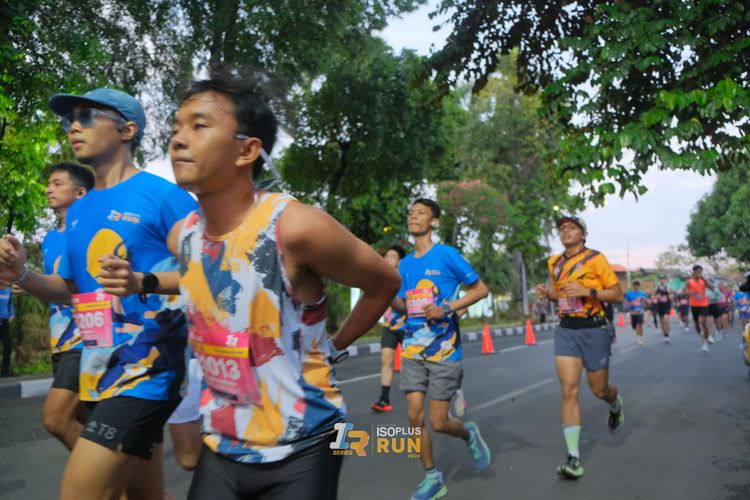 Race photo from Isoplus Run 2024 Surabaya