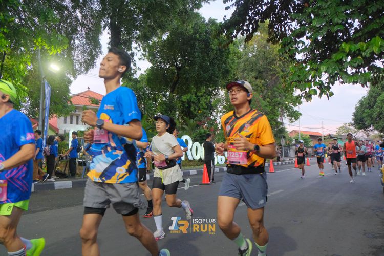 Race photo from Isoplus Run 2024 Surabaya