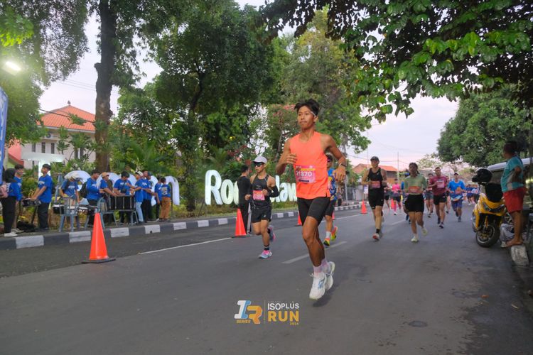 Race photo from Isoplus Run 2024 Surabaya