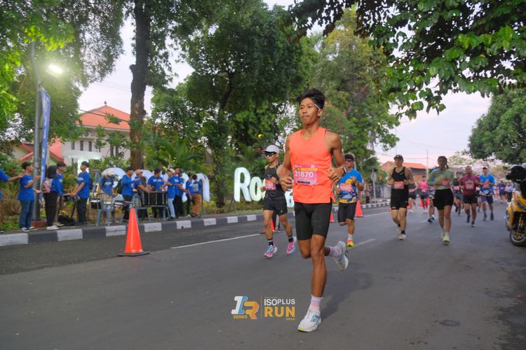 Race photo from Isoplus Run 2024 Surabaya