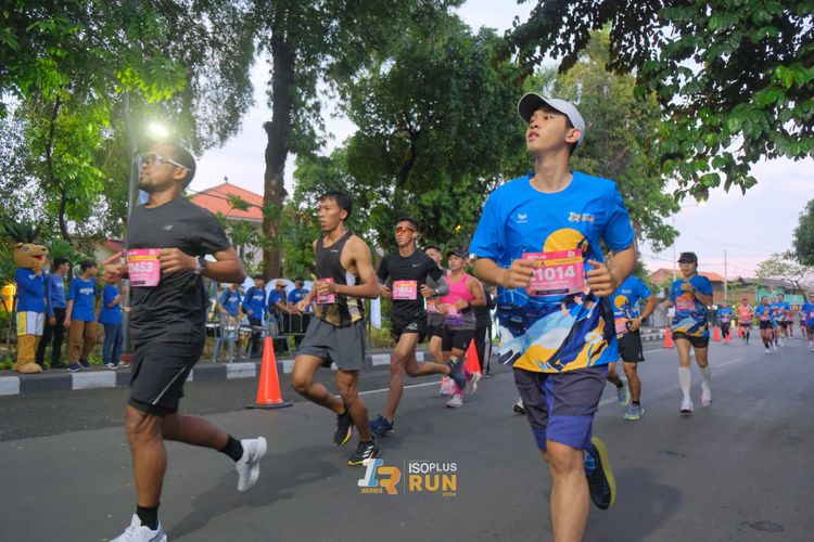 Race photo from Isoplus Run 2024 Surabaya