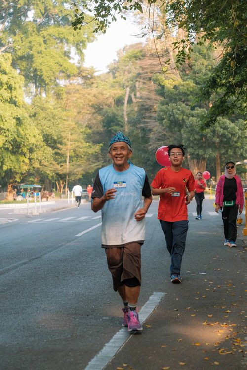 Race photo from Happy One Decade Unpad Runner