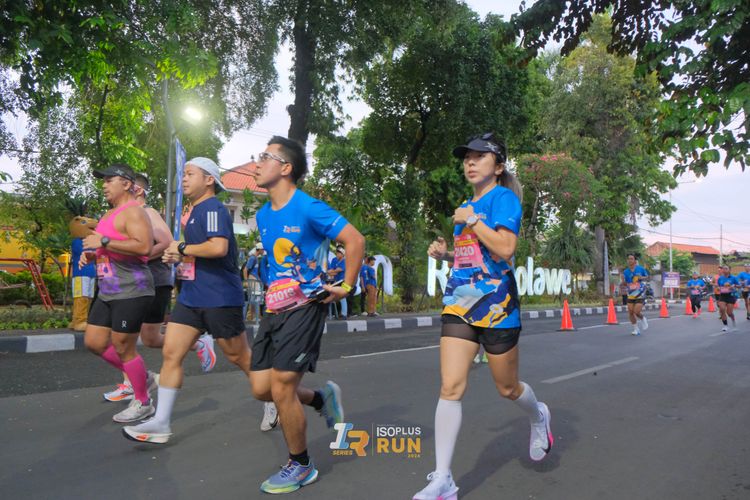 Race photo from Isoplus Run 2024 Surabaya
