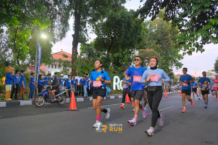 Race photo from Isoplus Run 2024 Surabaya