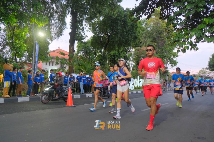 Race photo from Isoplus Run 2024 Surabaya
