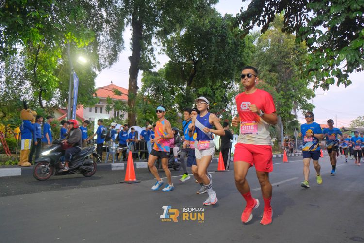 Race photo from Isoplus Run 2024 Surabaya