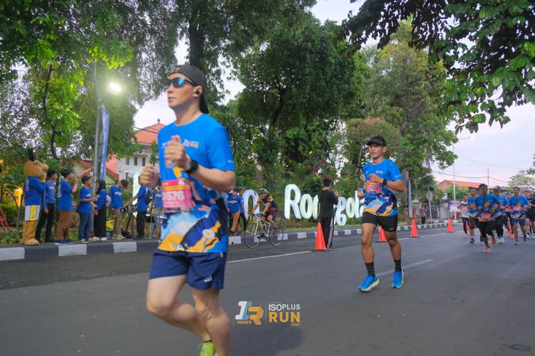 Race photo from Isoplus Run 2024 Surabaya