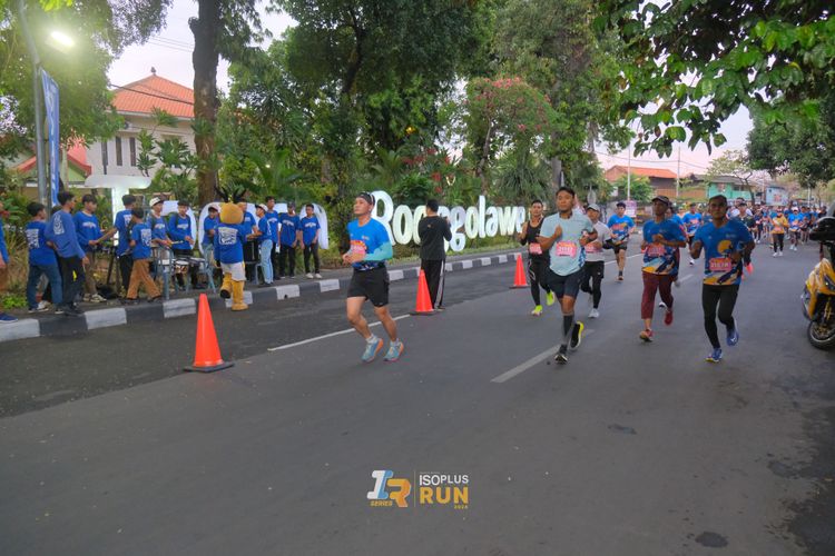 Race photo from Isoplus Run 2024 Surabaya