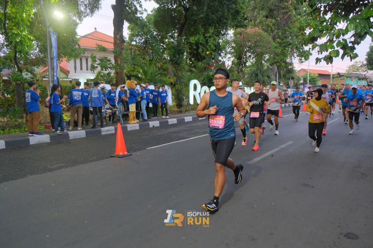 Race photo from Isoplus Run 2024 Surabaya