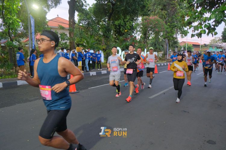 Race photo from Isoplus Run 2024 Surabaya