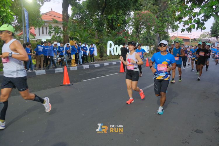 Race photo from Isoplus Run 2024 Surabaya