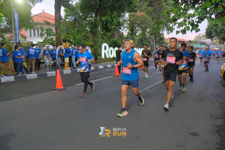 Race photo from Isoplus Run 2024 Surabaya