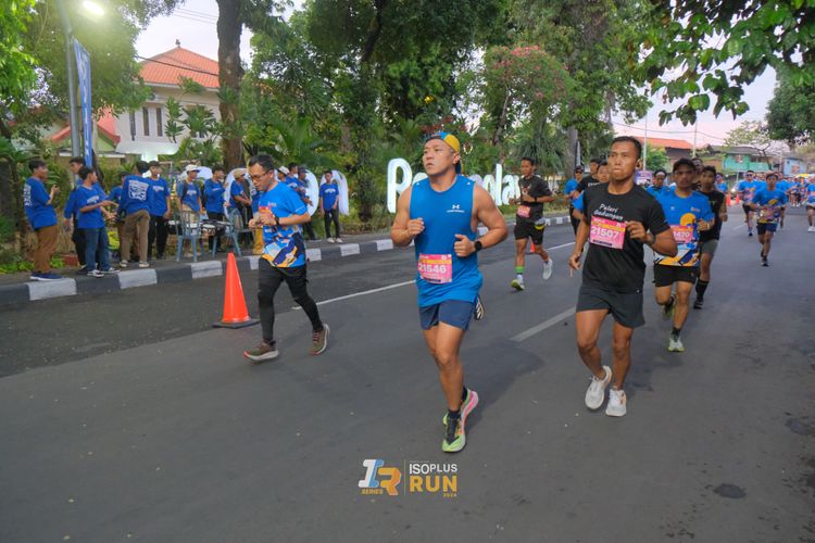 Race photo from Isoplus Run 2024 Surabaya