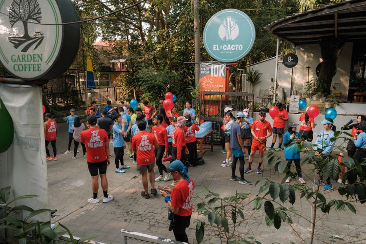 Race photo from Happy One Decade Unpad Runner