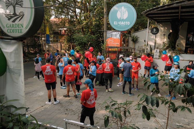 Race photo from Happy One Decade Unpad Runner