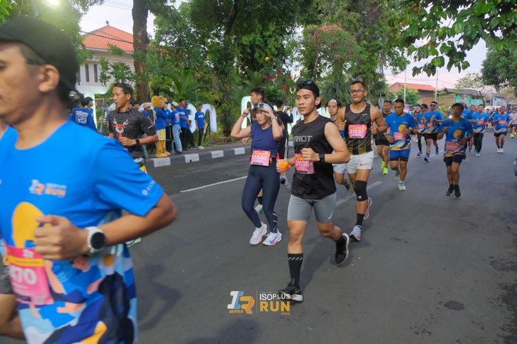 Race photo from Isoplus Run 2024 Surabaya