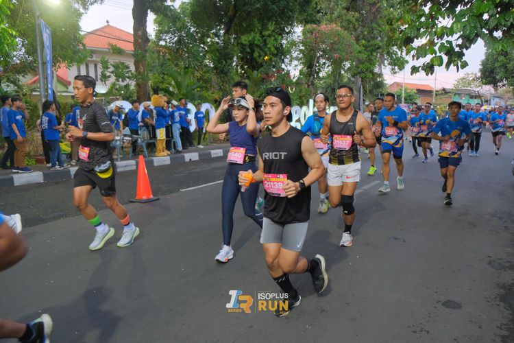 Race photo from Isoplus Run 2024 Surabaya