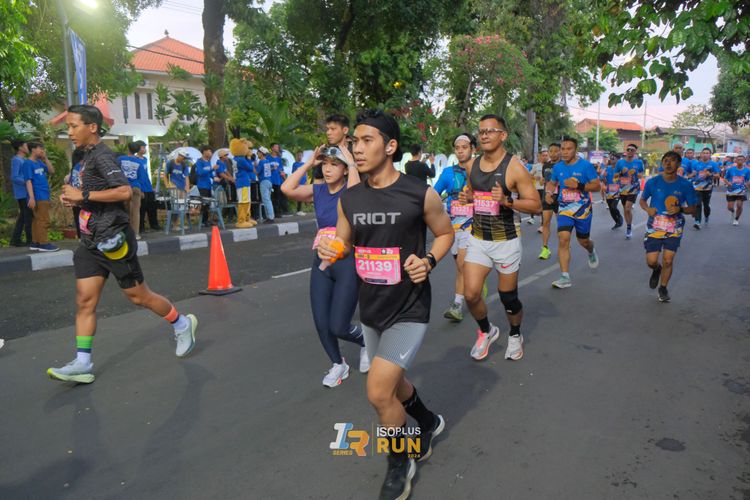 Race photo from Isoplus Run 2024 Surabaya