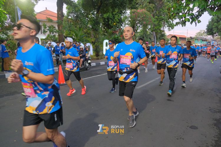 Race photo from Isoplus Run 2024 Surabaya