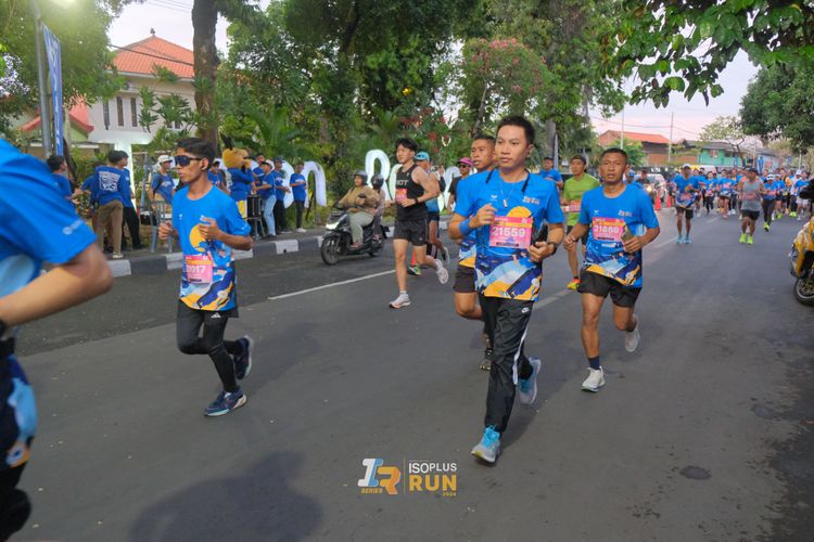 Race photo from Isoplus Run 2024 Surabaya