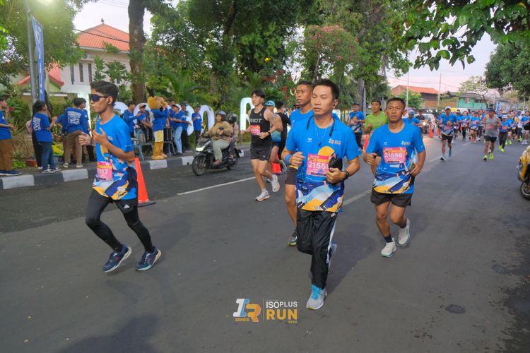 Race photo from Isoplus Run 2024 Surabaya