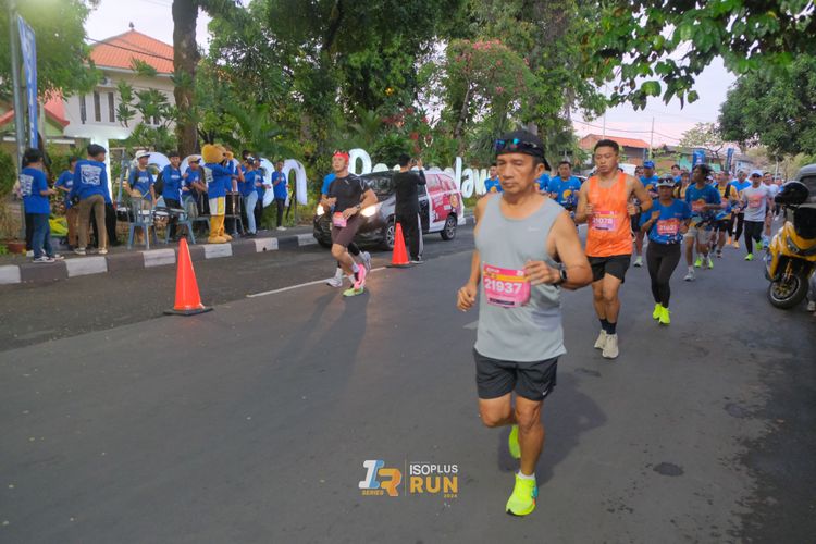 Race photo from Isoplus Run 2024 Surabaya