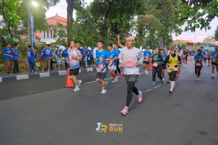 Race photo from Isoplus Run 2024 Surabaya