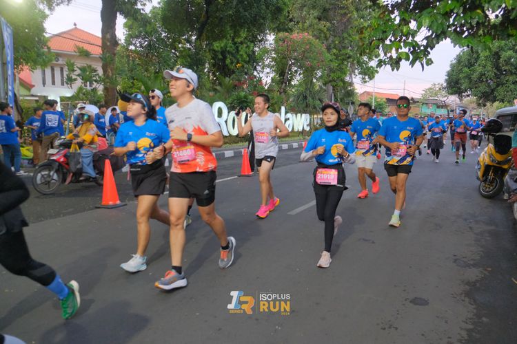 Race photo from Isoplus Run 2024 Surabaya