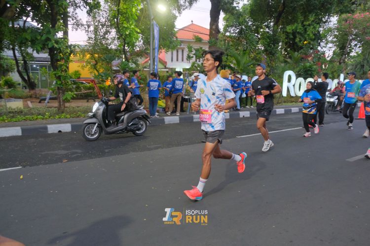 Race photo from Isoplus Run 2024 Surabaya