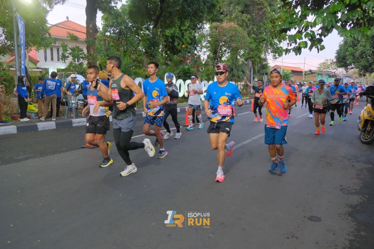 Race photo from Isoplus Run 2024 Surabaya