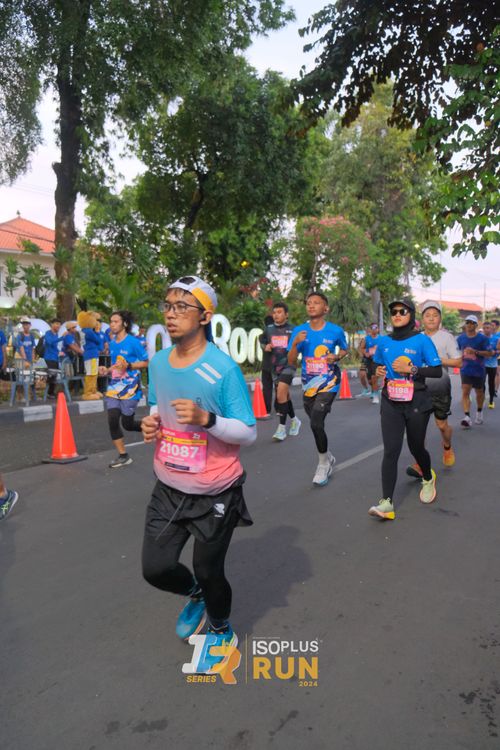 Race photo from Isoplus Run 2024 Surabaya