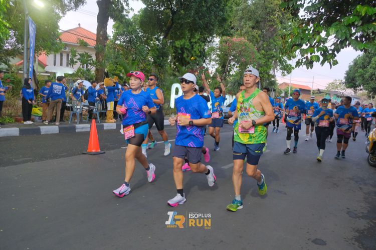 Race photo from Isoplus Run 2024 Surabaya