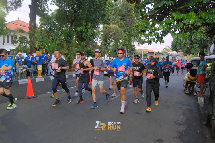 Race photo from Isoplus Run 2024 Surabaya