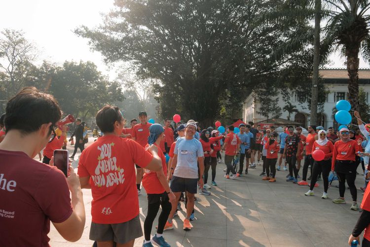 Race photo from Happy One Decade Unpad Runner