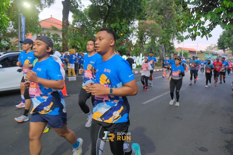 Race photo from Isoplus Run 2024 Surabaya
