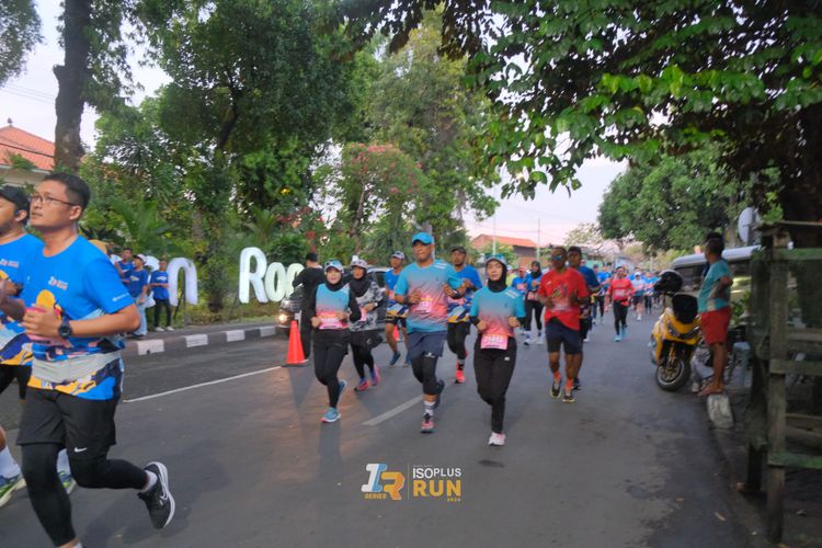 Race photo from Isoplus Run 2024 Surabaya