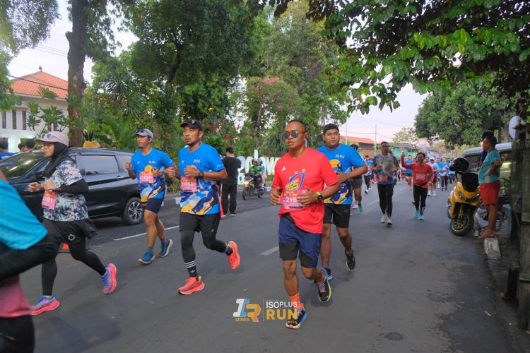 Race photo from Isoplus Run 2024 Surabaya