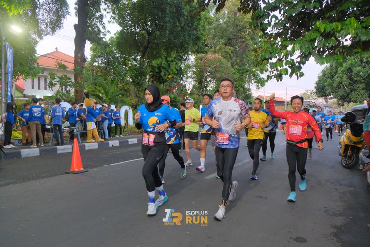 Race photo from Isoplus Run 2024 Surabaya