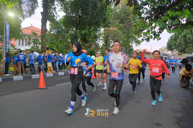Race photo from Isoplus Run 2024 Surabaya