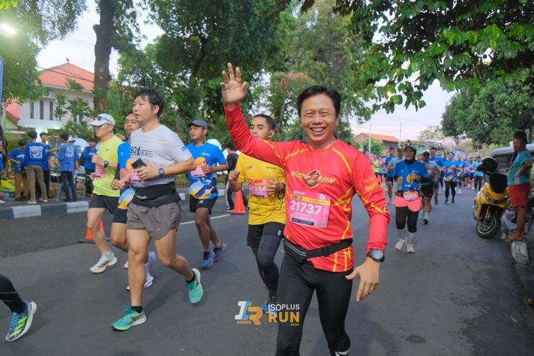 Race photo from Isoplus Run 2024 Surabaya