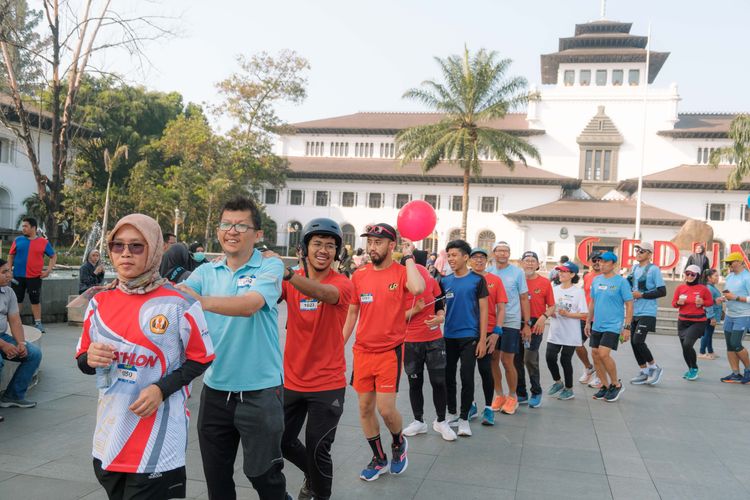 Race photo from Happy One Decade Unpad Runner