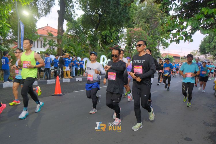 Race photo from Isoplus Run 2024 Surabaya