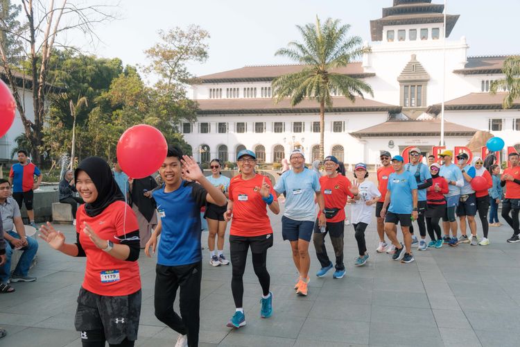Race photo from Happy One Decade Unpad Runner