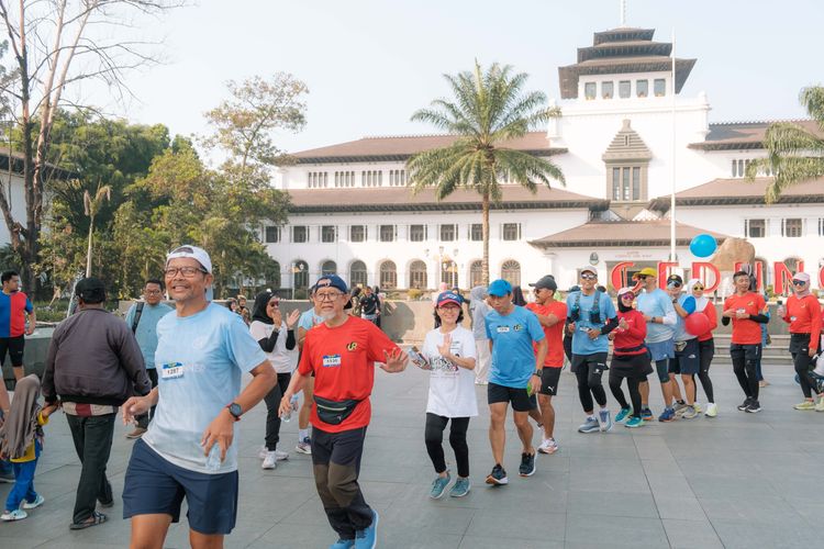 Race photo from Happy One Decade Unpad Runner