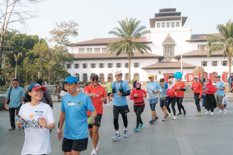 Race photo from Happy One Decade Unpad Runner
