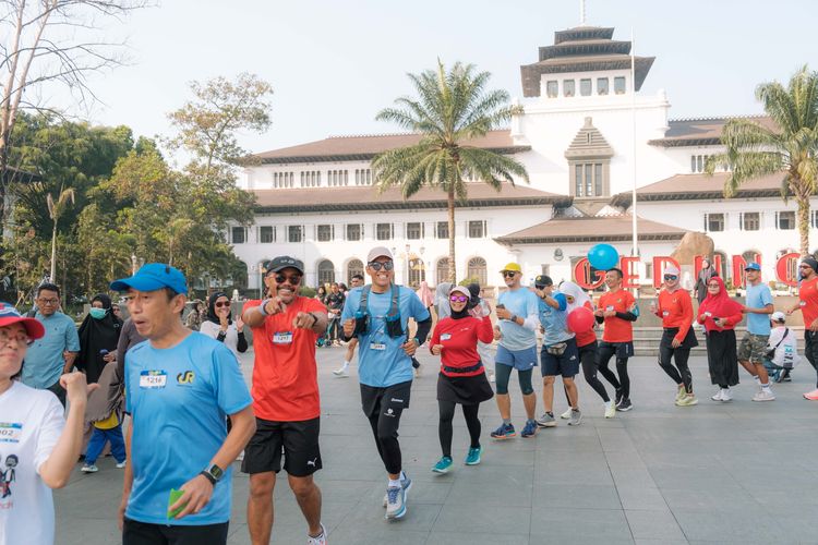 Race photo from Happy One Decade Unpad Runner