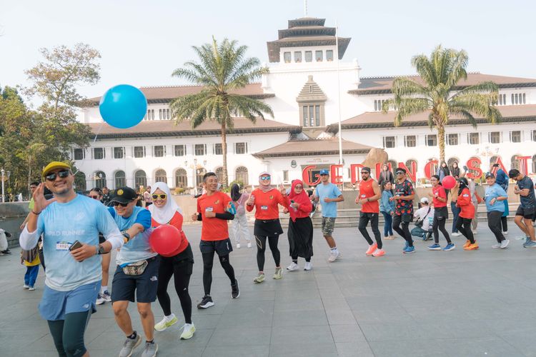Race photo from Happy One Decade Unpad Runner