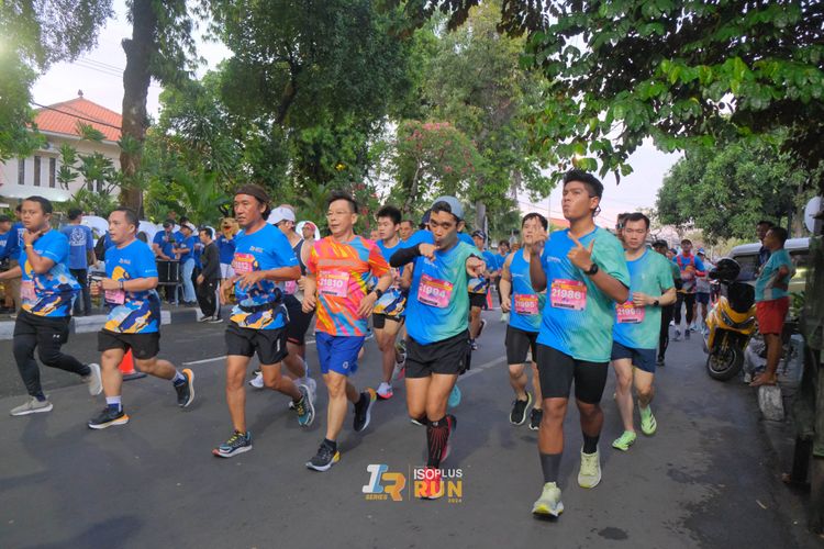 Race photo from Isoplus Run 2024 Surabaya