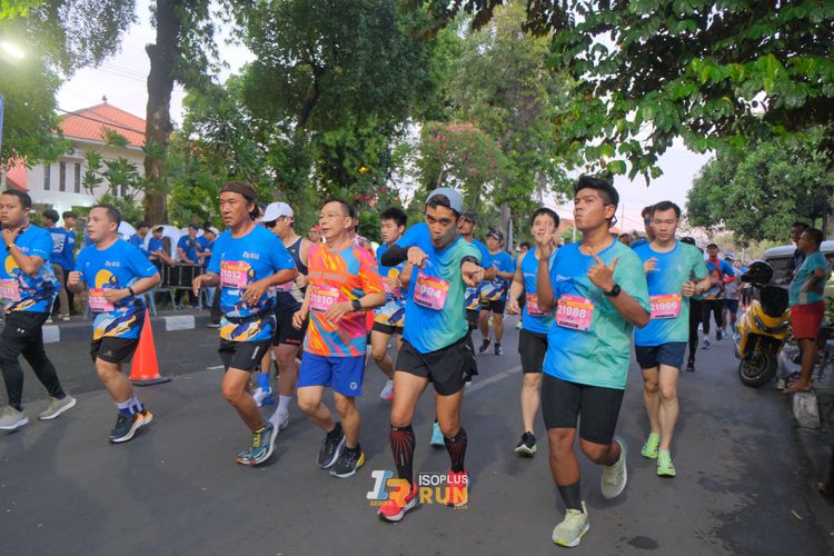 Race photo from Isoplus Run 2024 Surabaya