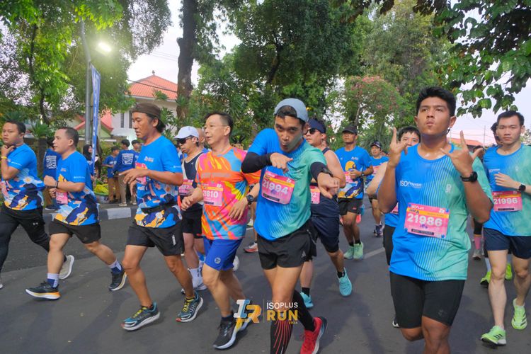 Race photo from Isoplus Run 2024 Surabaya